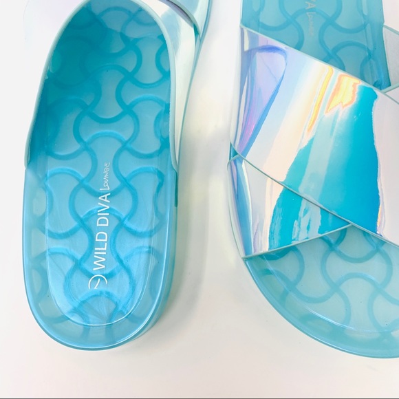 SIZE 8 HOLOGRAPHIC SANDALS - Picture 7 of 8
